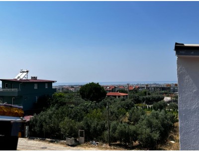 Kuşadası Davutlarda Doğa ve Deniz Manzaralı Geniş Bahçeli Villa