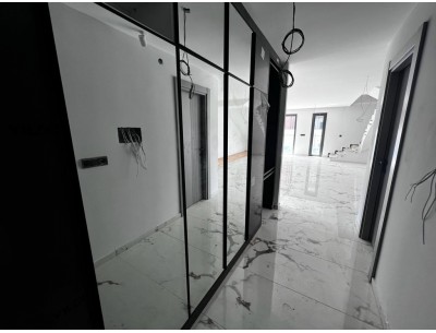 DİZAYN GAYRİMENKUL'DEN KUŞADASI KADINLAR DENİZİNDE 3+1 HAVUZLU MÜSTAKİL VİLLA